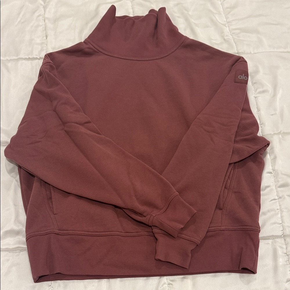 ALO Yoga Women’s Mauve/Burgundy Turtleneck Sweatshirt
